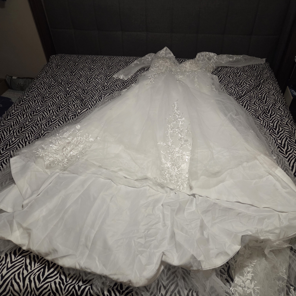 Elegant White Wedding Dress